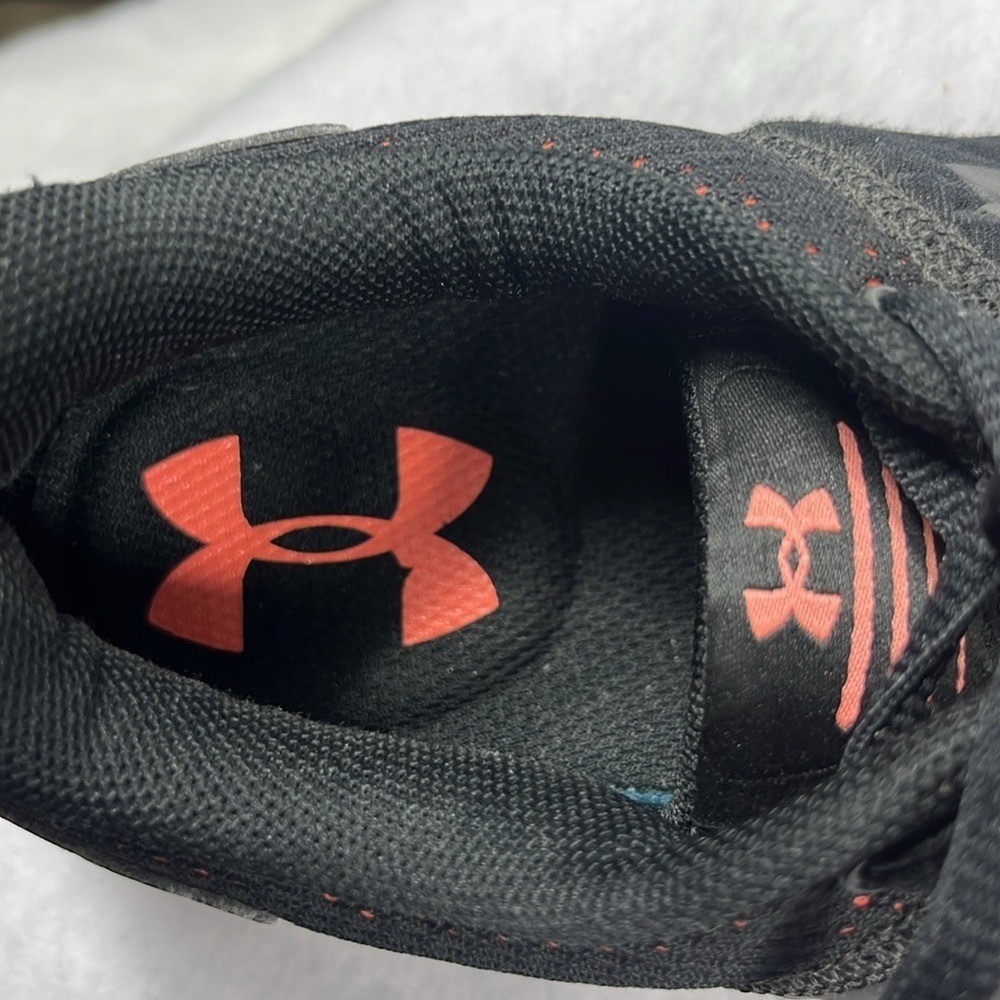 Under Armour Surge SE Running Shoes Womens Size 6.5 Black - Picture 8 of 9